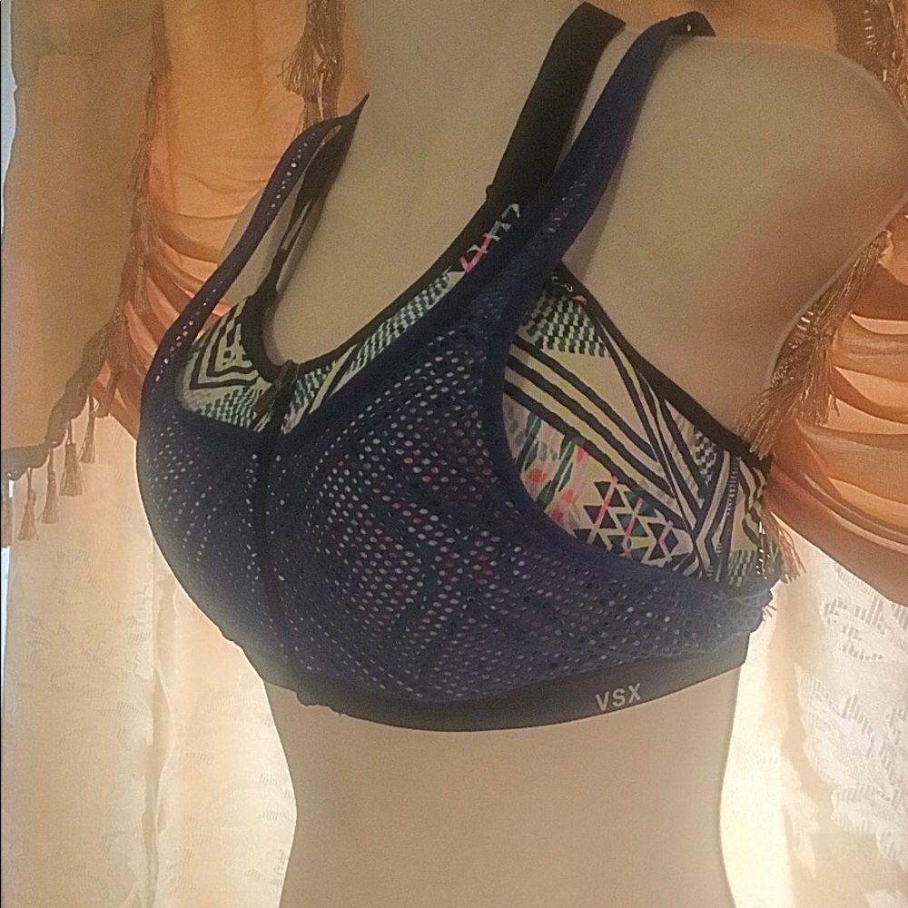 2in1 Victoria’s Secret VSX Sport Bra size:36C